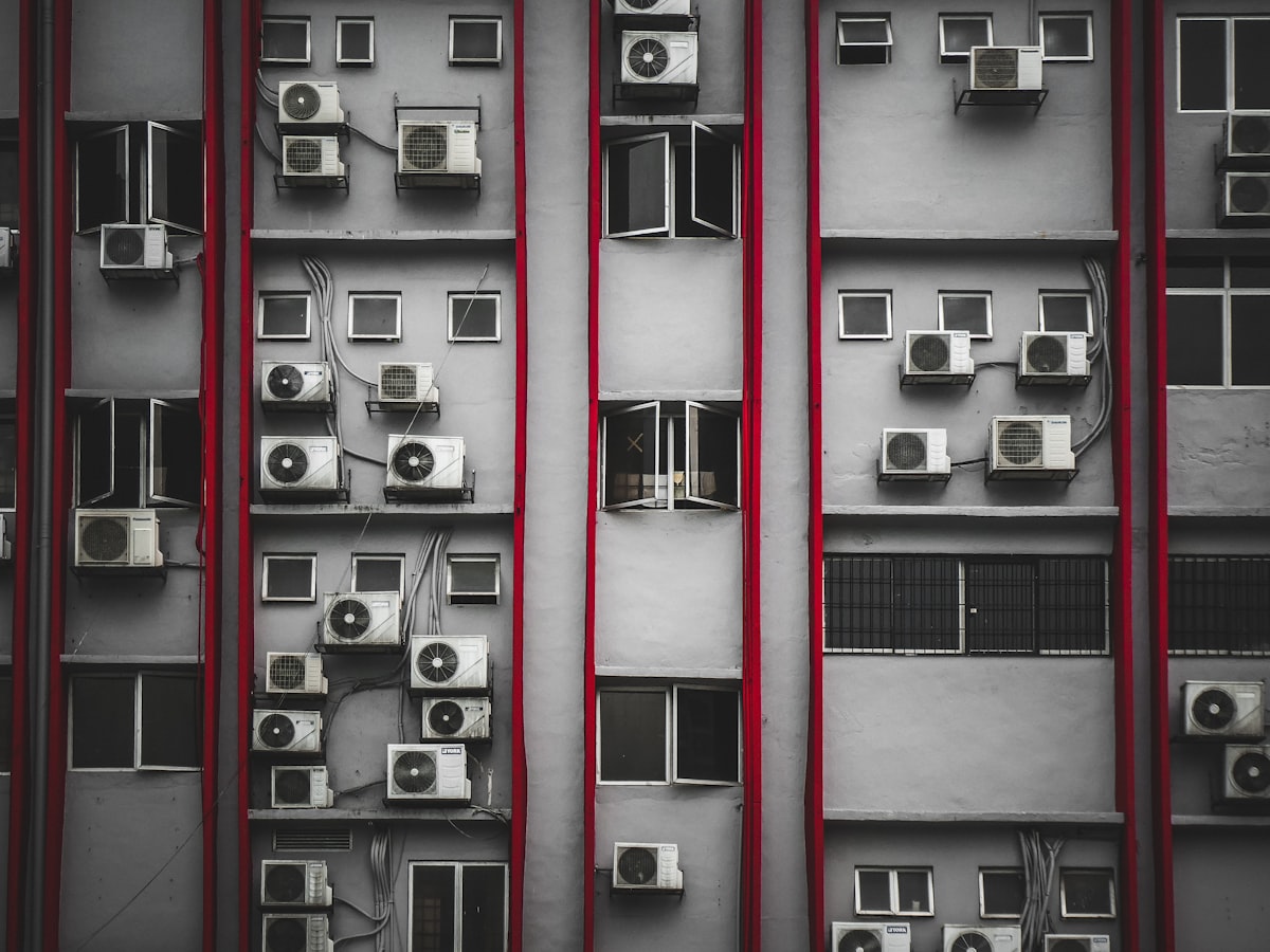 Aire acondicionado split en edificio de departamentos en Cordoba